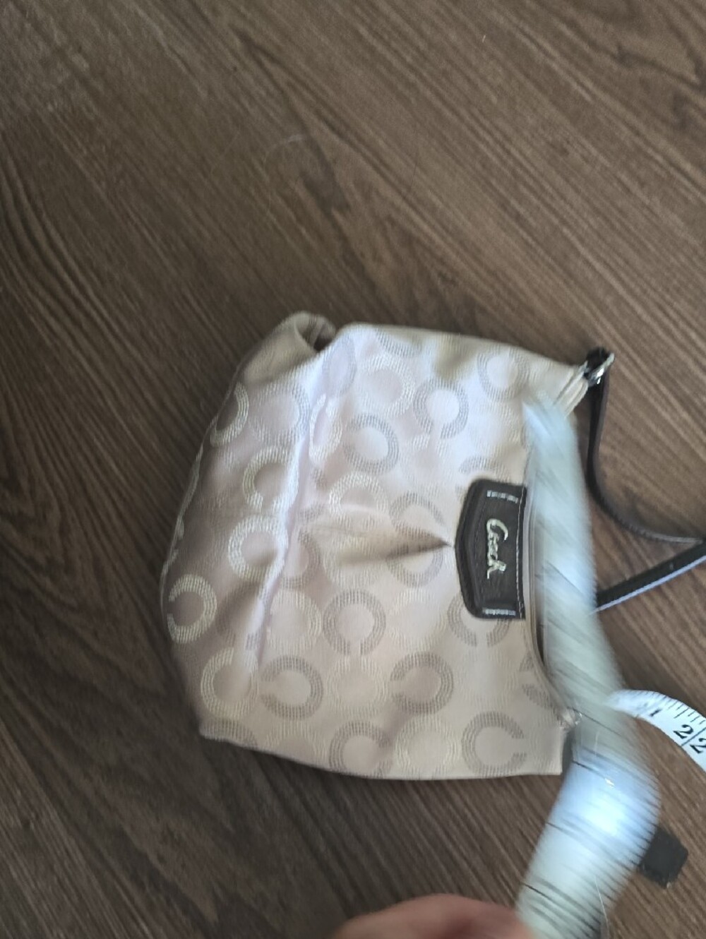 Coach Beige Signature Crossbody with Brown Trim - Picture 4 of 7